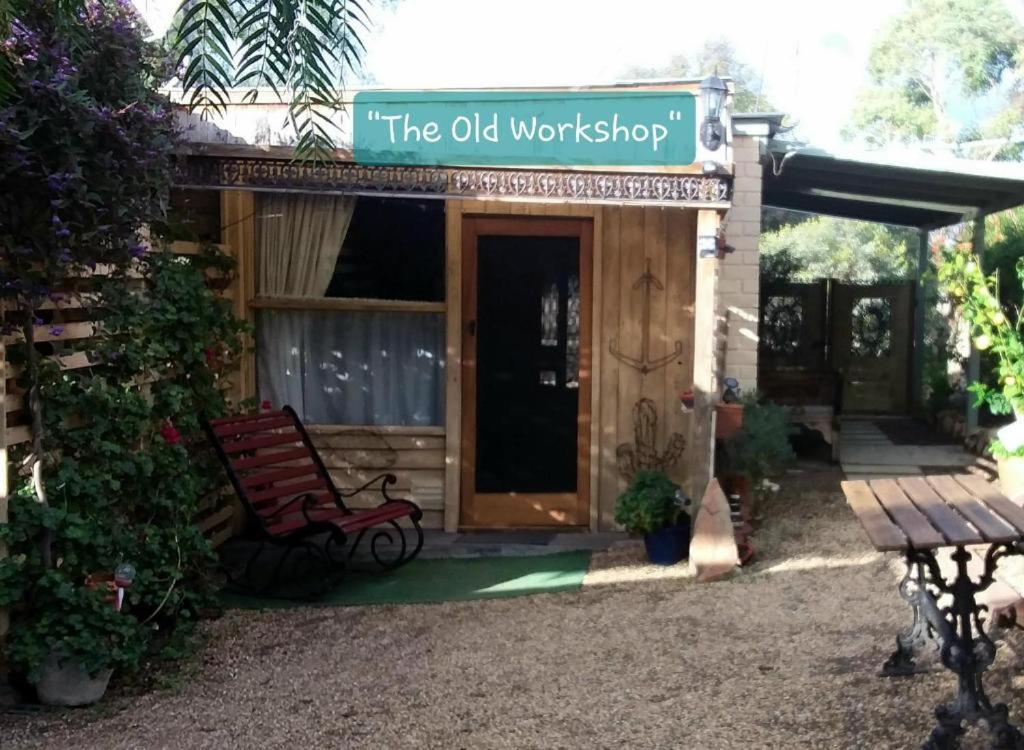 A La Folly Too The Old Workshop Acomodação com café da manhã Murray Bridge Exterior foto