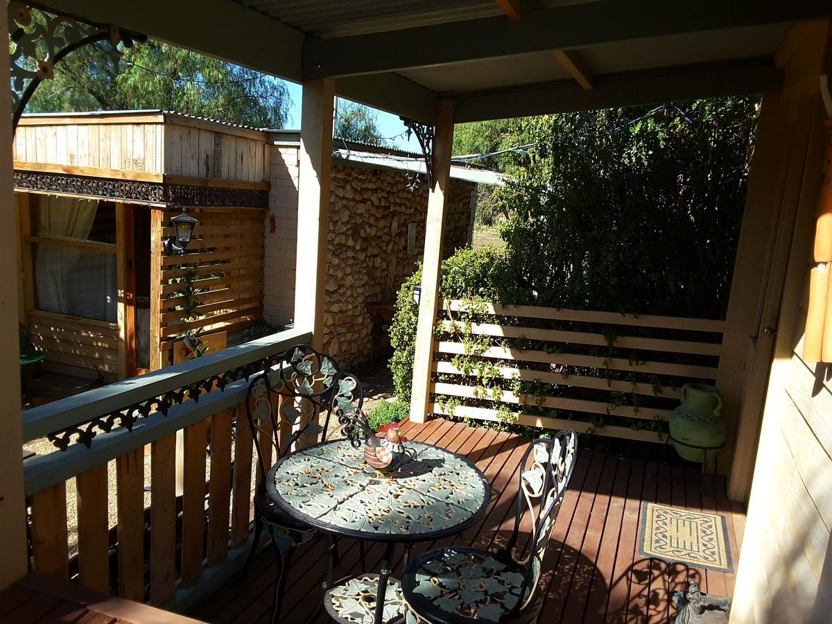 A La Folly Too The Old Workshop Acomodação com café da manhã Murray Bridge Exterior foto